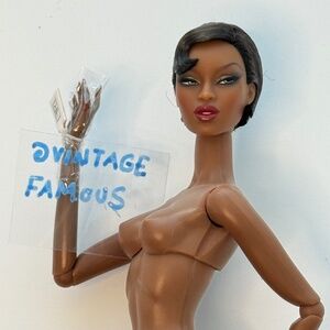 Integrity Fashion Royalty Socialite Cafe Adele Modern Muse DOLL NUDE Black AA FR